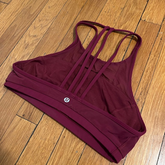 Like NEW lululemon maroon red size 6 mesh sports bra - Picture 2 of 3